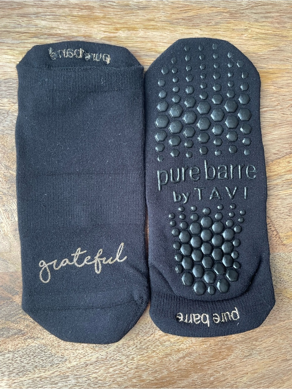 Pure Barre by TAVI Cursive “Grateful” Low Rise Grip Socks NWOT